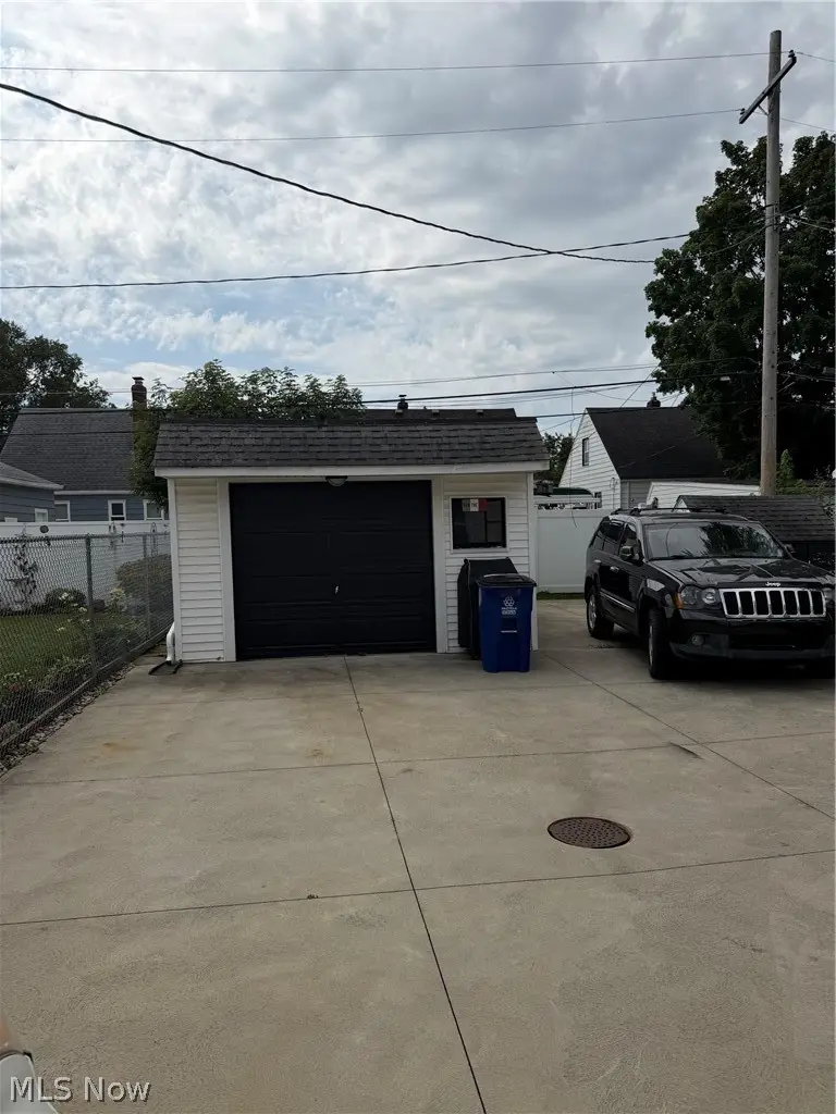 7425 Glencoe Avenue, Brooklyn, OH 44144 - #3