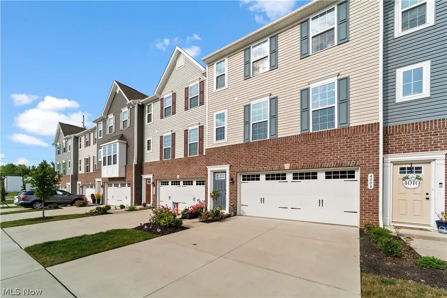 4008 N Steels Circle, Cuyahoga Falls, OH 44224 - #2