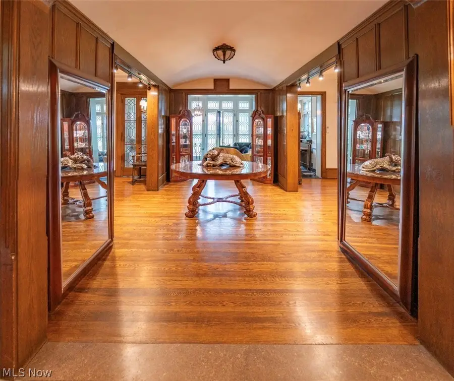 10494 Lake Shore Boulevard, Bratenahl, OH 44108 - #3