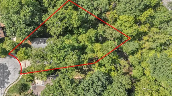 246 Windward Drive, Elyria, OH 44035