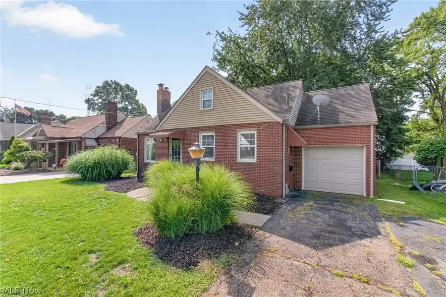 708 33rd Ne Street, Canton, OH 44714 - #2