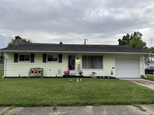 224 E Slingluff Avenue, Dover, OH 44622 - #1