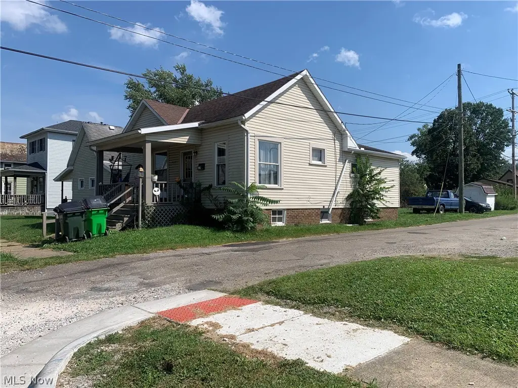 420 5th E Street, Uhrichsville, OH 44683 - #1