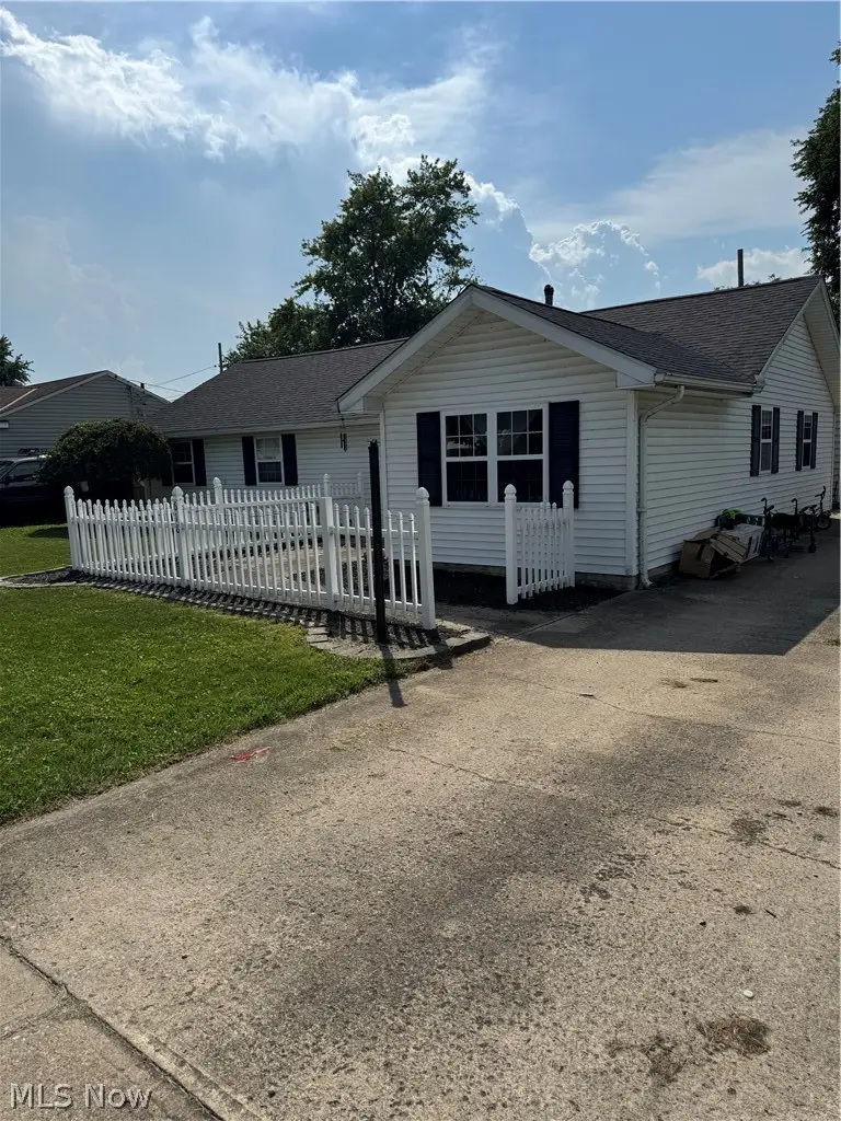 618 Idlewood Avenue, Sheffield Lake, OH 44054 - #3