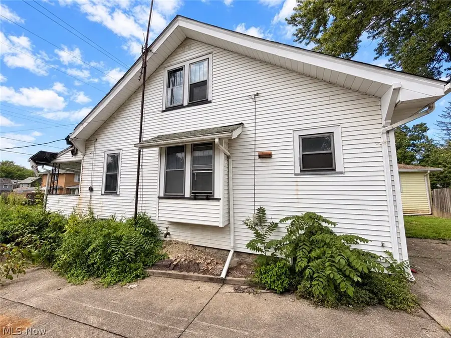 1454 Sheridan Ne Avenue, Warren, OH 44483 - #3