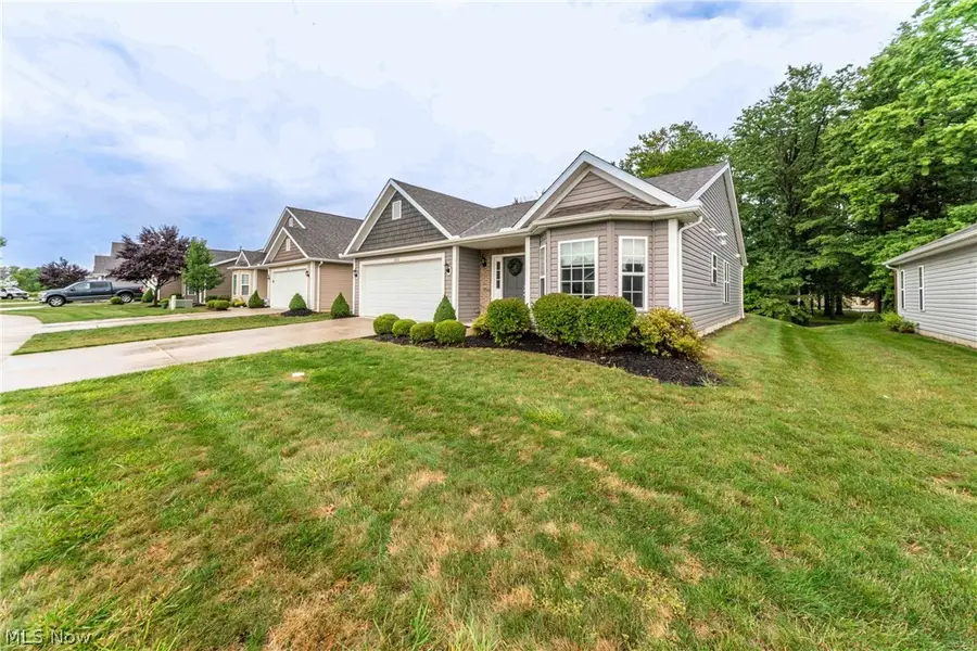 27282 Emerald N Oval, Olmsted, OH 44138 - #3
