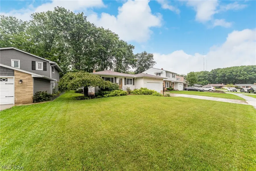 7012 Edgecliff Drive, Parma, OH 44134 - #3