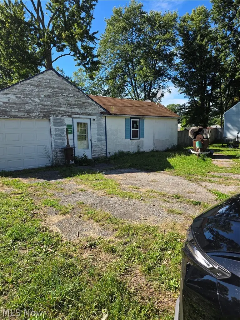 6350 Wallace Boulevard, North Ridgeville, OH 44039 - #2