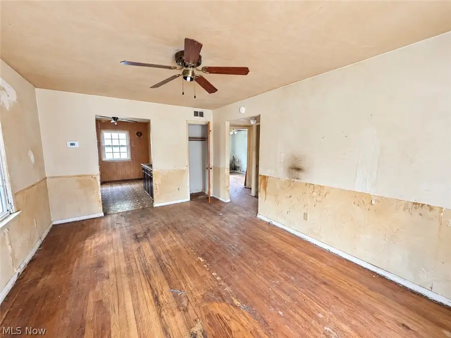 11914 Mcgowan Avenue, Cleveland, OH 44135 - #2