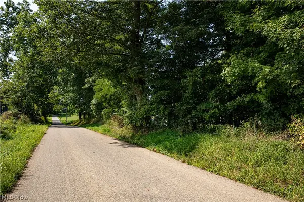 Smith Sw Road, Navarre, OH 44662