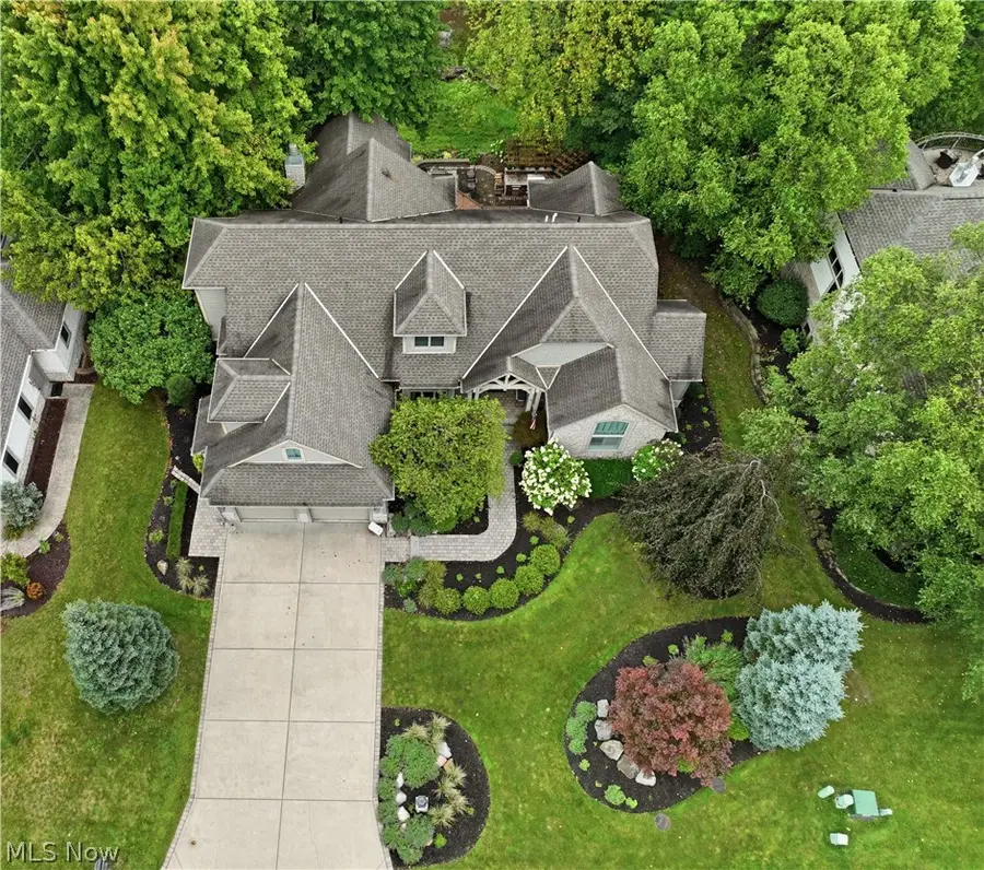 411 Stonebridge Drive, Amherst, OH 44001 - #2