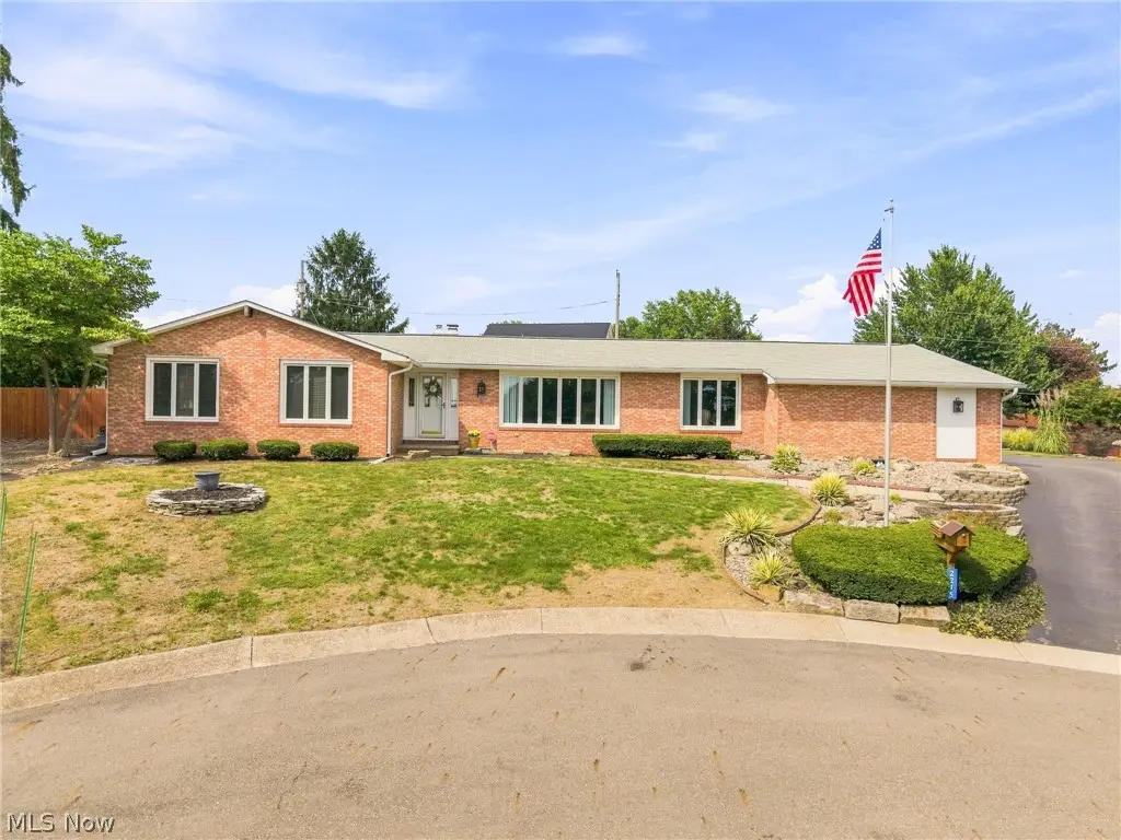 2215 Tamarack Ne Circle, Canton, OH 44721 - #1