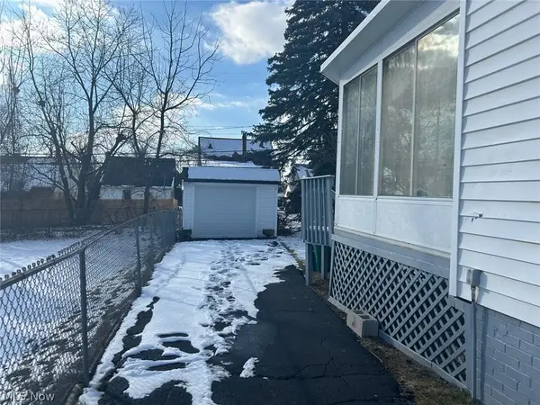 5146 Arch Street, Maple Heights, OH 44137