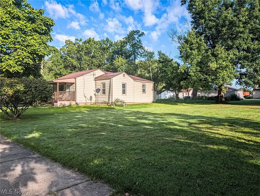 417 Douglas Ne Street, Warren, OH 44483 - #3