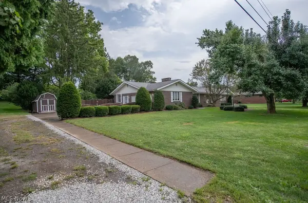 1779 Sunset Se Lane, New Philadelphia, OH 44663