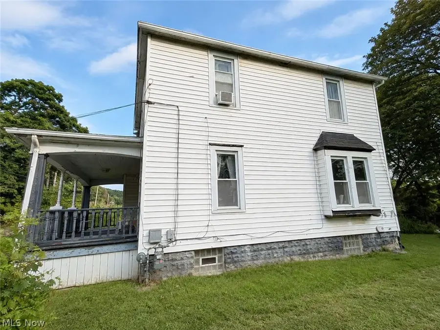 569 Edgewood Avenue, Akron, OH 44307 - #3