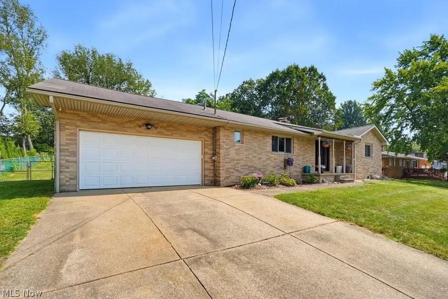 3783 Cayugas Drive, Green, OH 44319 - #2