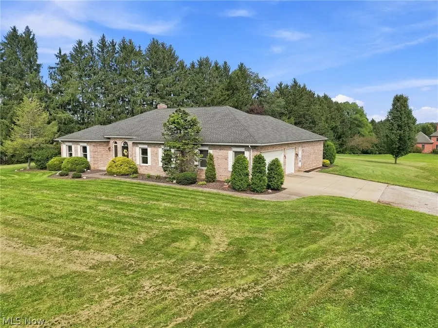 812 S Prospect Avenue, Hartville, OH 44632 - #2