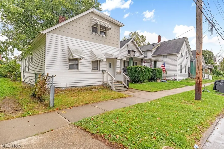 3273 W 44th Street, Cleveland, OH 44109 - #3