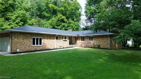 4240 Som Center Road, Moreland Hills, OH 44022