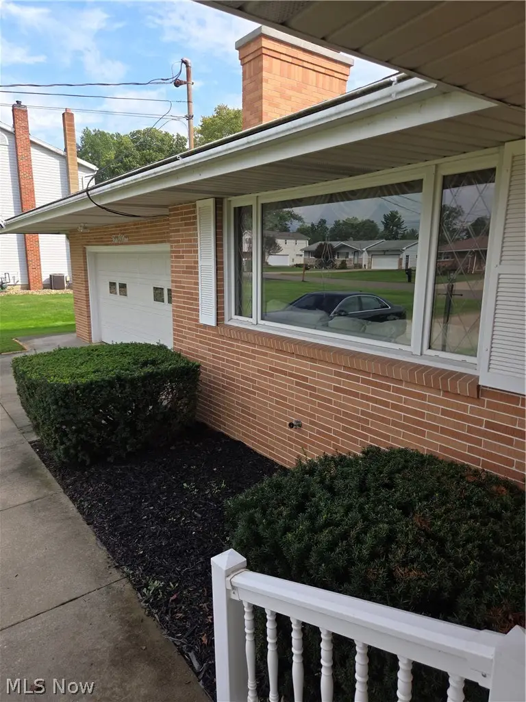 409 Durst Nw Drive, Warren, OH 44483 - #2