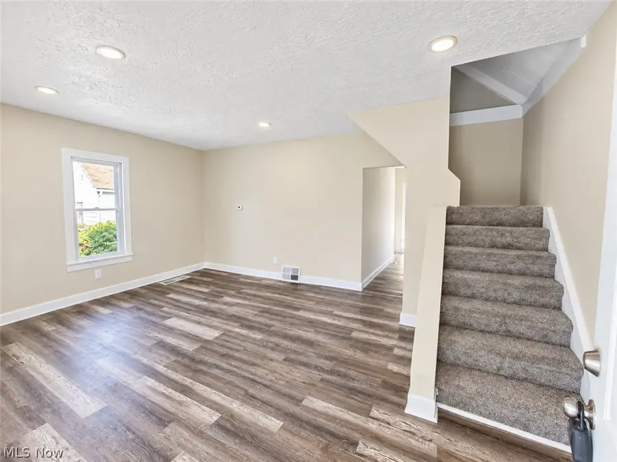 1318 W 20th Street, Lorain, OH 44052 - #3