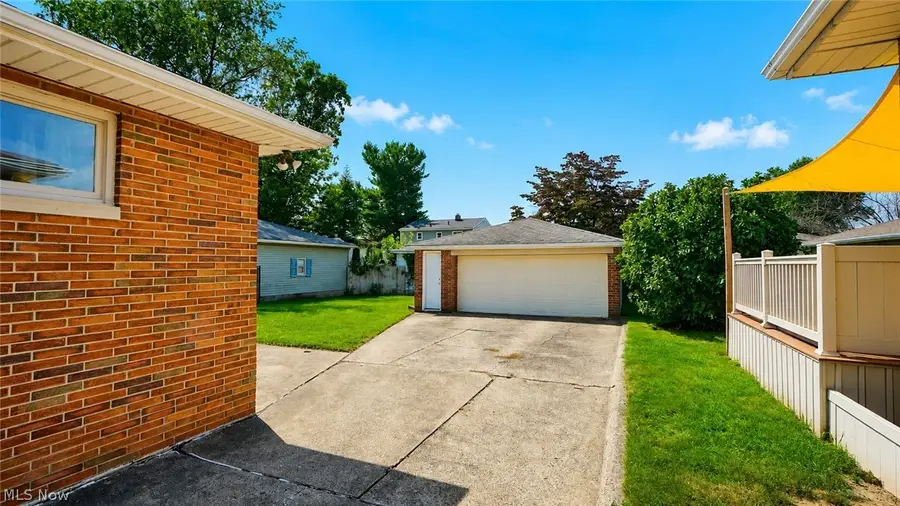 612 Ingalls Road, Akron, OH 44312 - #3