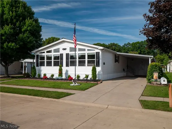 8 Emerald Lane Lane, Olmsted Twp, OH 44138