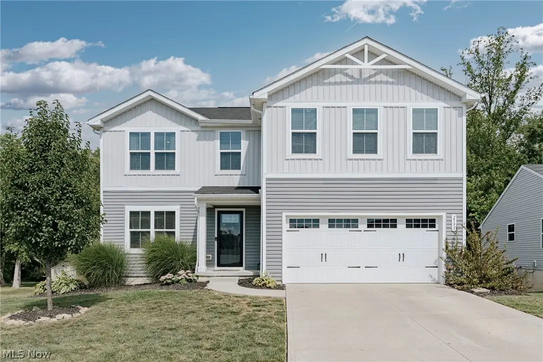 2595 Bishop Oval, Barberton, OH 44203 - #1