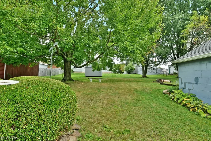 1053 Washington Avenue, Girard, OH 44420 - #3