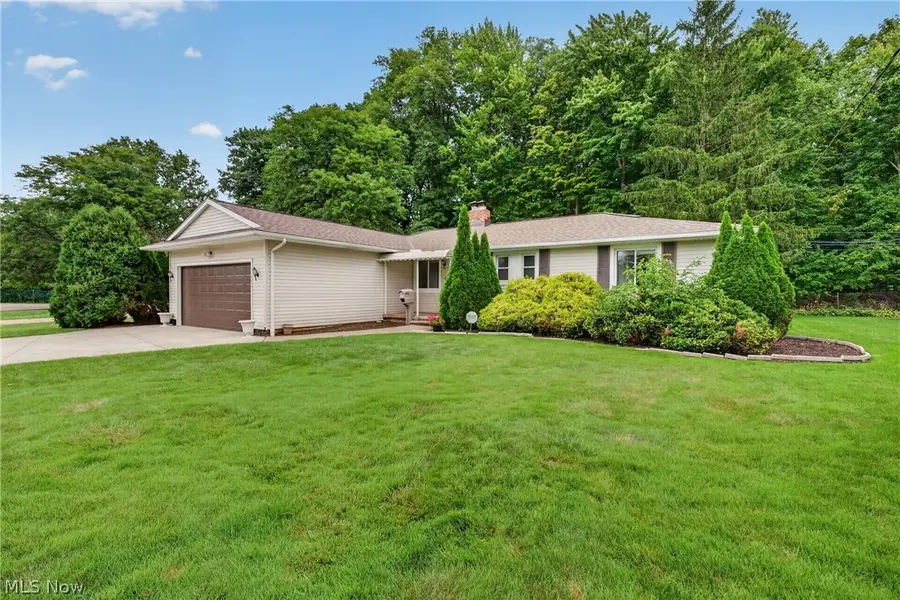 1597 Windsor Circle, Mayfield Heights, OH 44124 - #3