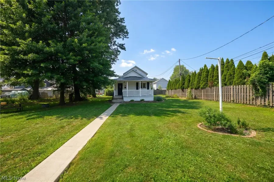 368 4th Nw Drive, New Philadelphia, OH 44663 - #2