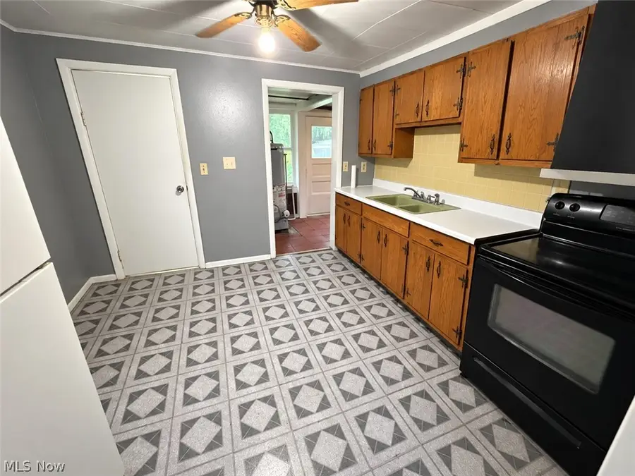 1337 E 362nd Street, Eastlake, OH 44095 - #2