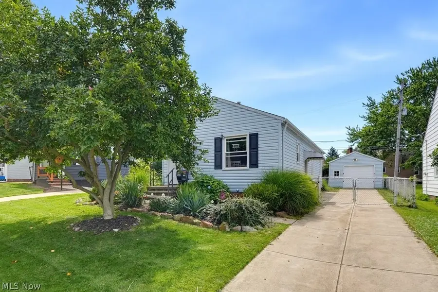 6211 Dartworth Drive, Parma, OH 44129 - #2
