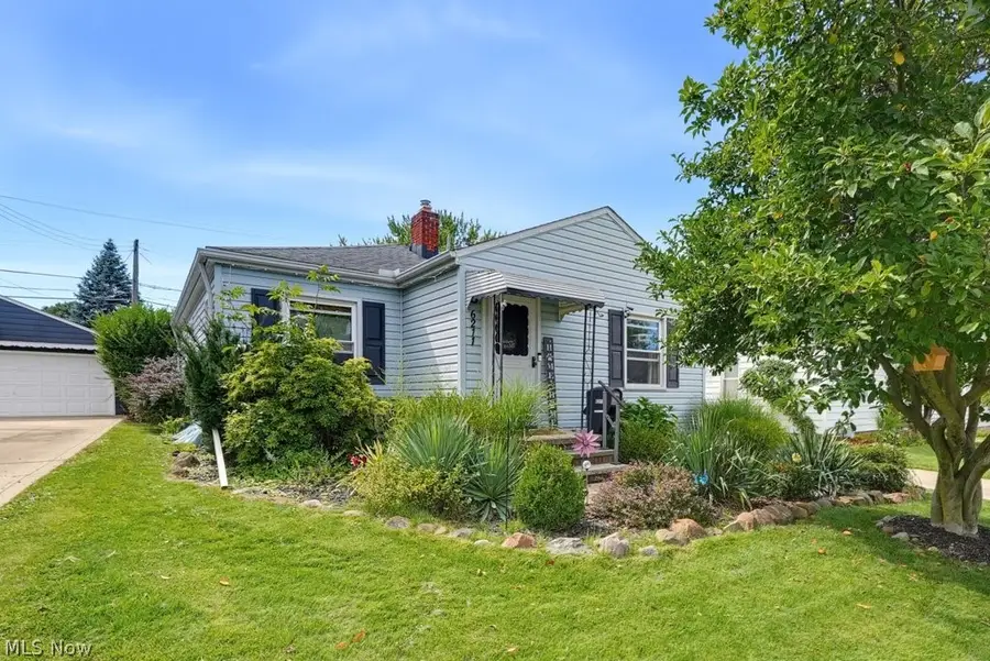 6211 Dartworth Drive, Parma, OH 44129 - #3