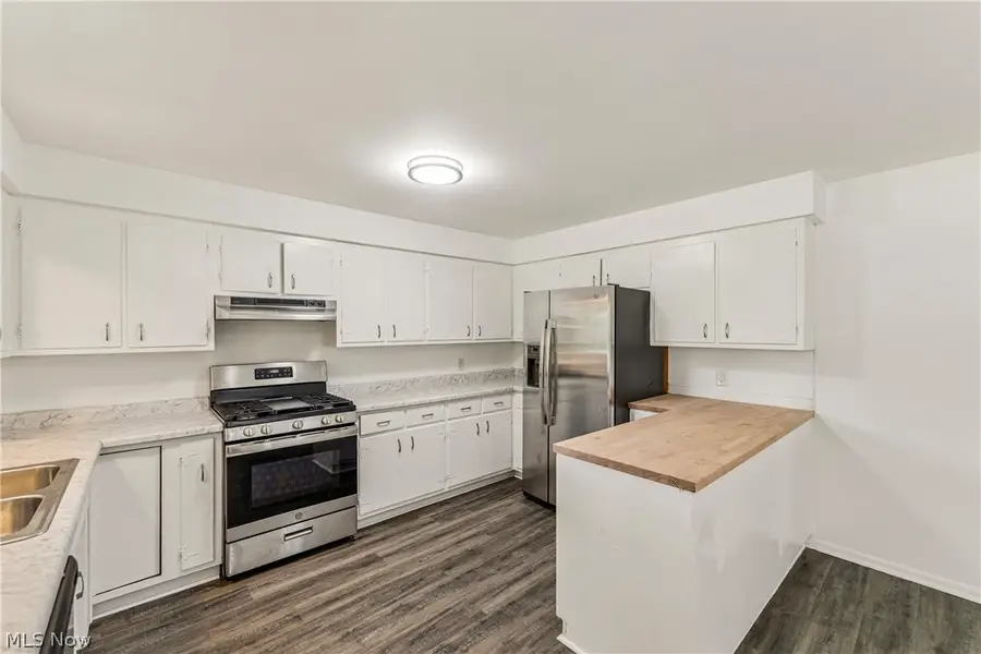 460 Long Street, Amherst, OH 44001 - #2