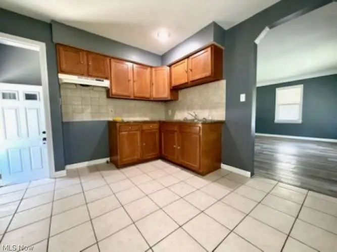 14207 Tabor Avenue, Maple Heights, OH 44137 - #2