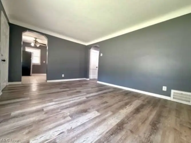 14207 Tabor Avenue, Maple Heights, OH 44137 - #3