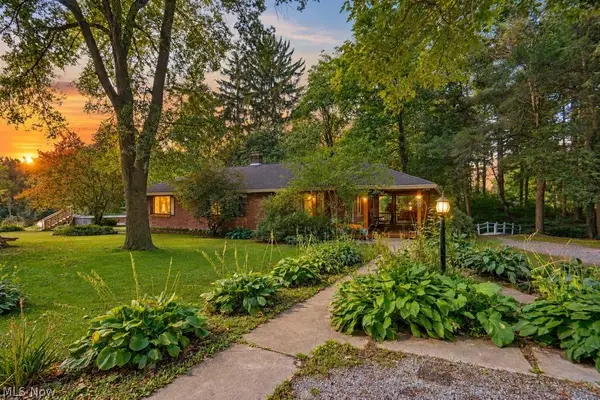 528 Pres Vannes Drive, Dalton, OH 44618