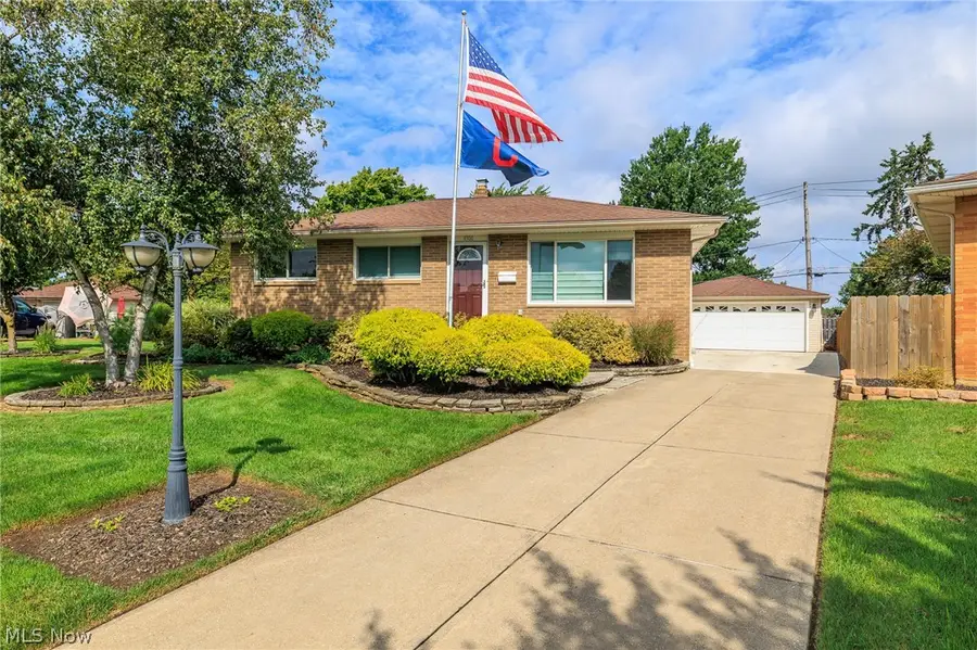 9300 Cambridge Drive, Parma, OH 44129 - #2