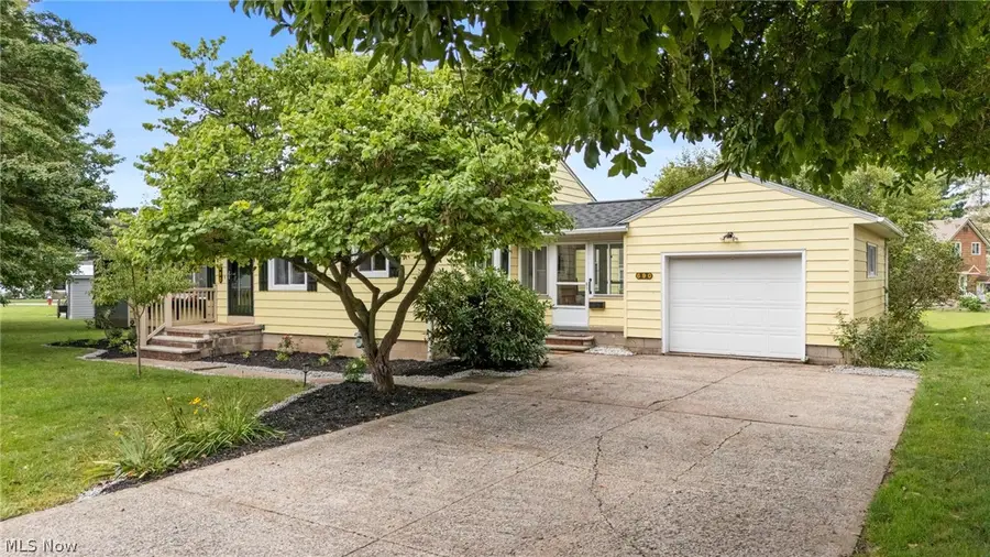 690 Autumn Drive, Amherst, OH 44001 - #2