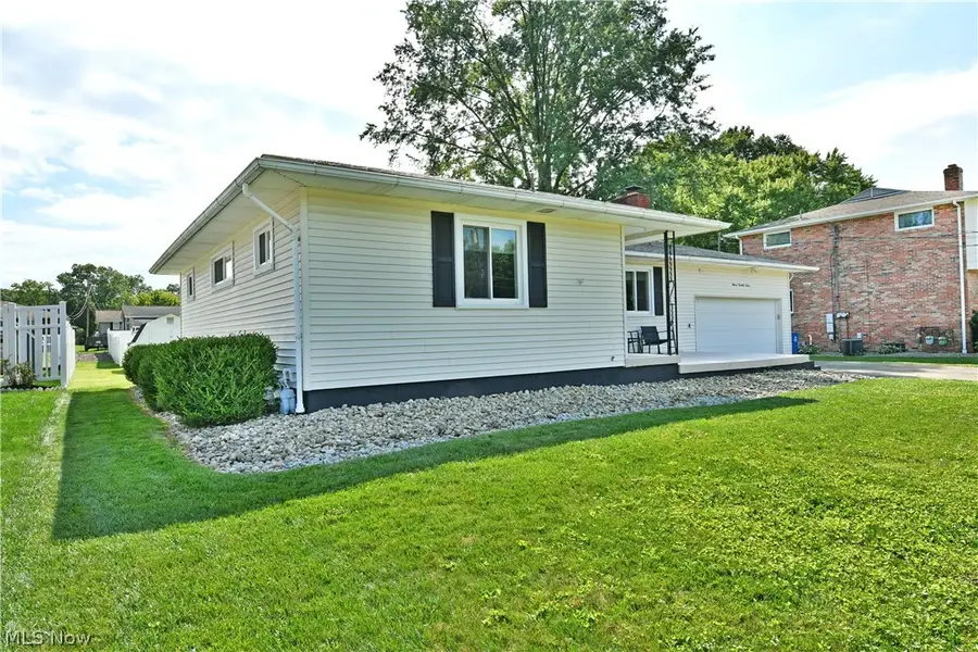 1177 Woodlawn Avenue, Girard, OH 44420 - #3