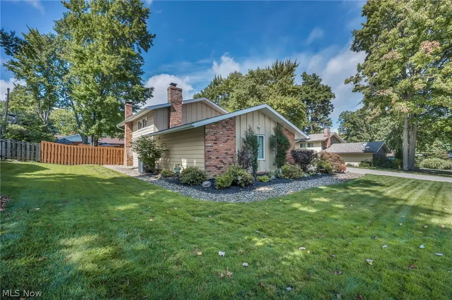 7676 Trenton Trail, Middleburg Heights, OH 44130 - #2