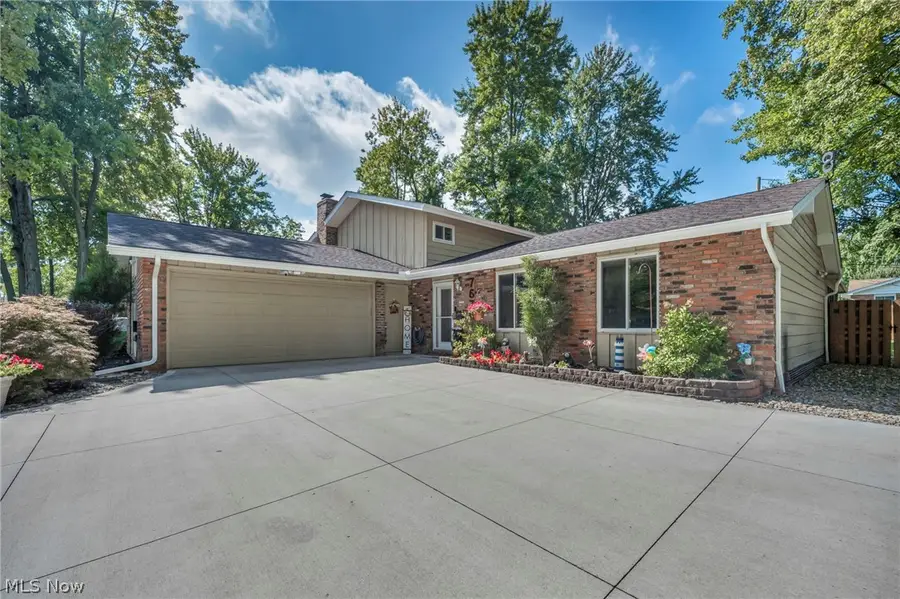 7676 Trenton Trail, Middleburg Heights, OH 44130 - #3