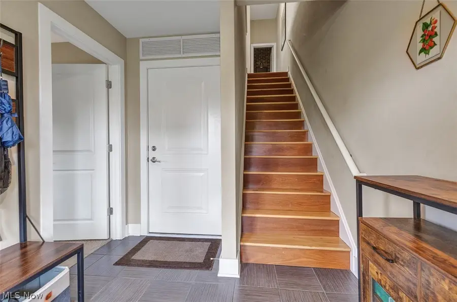 1230 W 74th Street #1230, Cleveland, OH 44102 - #3