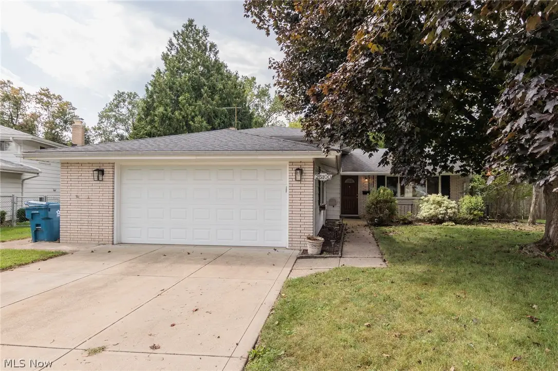 25100 Arlington Lane, North Olmsted, OH 44070 - #1
