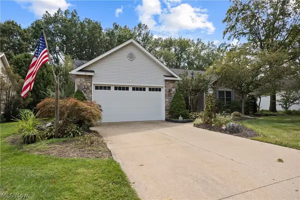 1024 Hunters Chase, Grafton, OH 44044