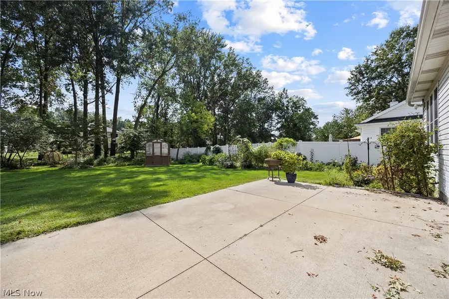 1024 Hunters Chase, Grafton, OH 44044 - #2