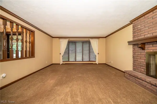 2882 Decamp Road, Youngstown, OH 44511
