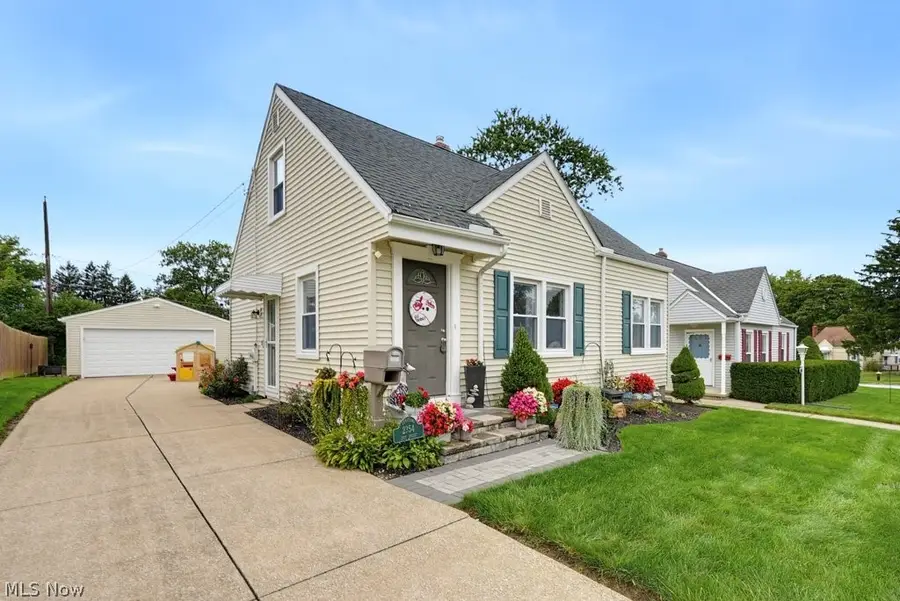 2354 25th Street, Cuyahoga Falls, OH 44223 - #2